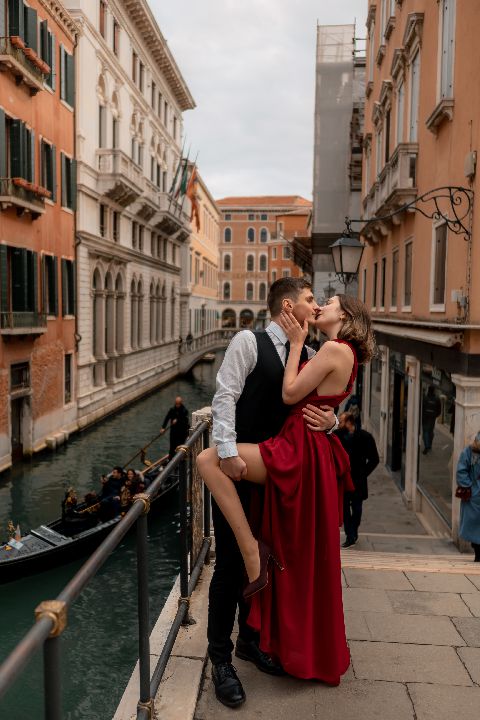 photo models canals of venice and gondole photoshoot italy